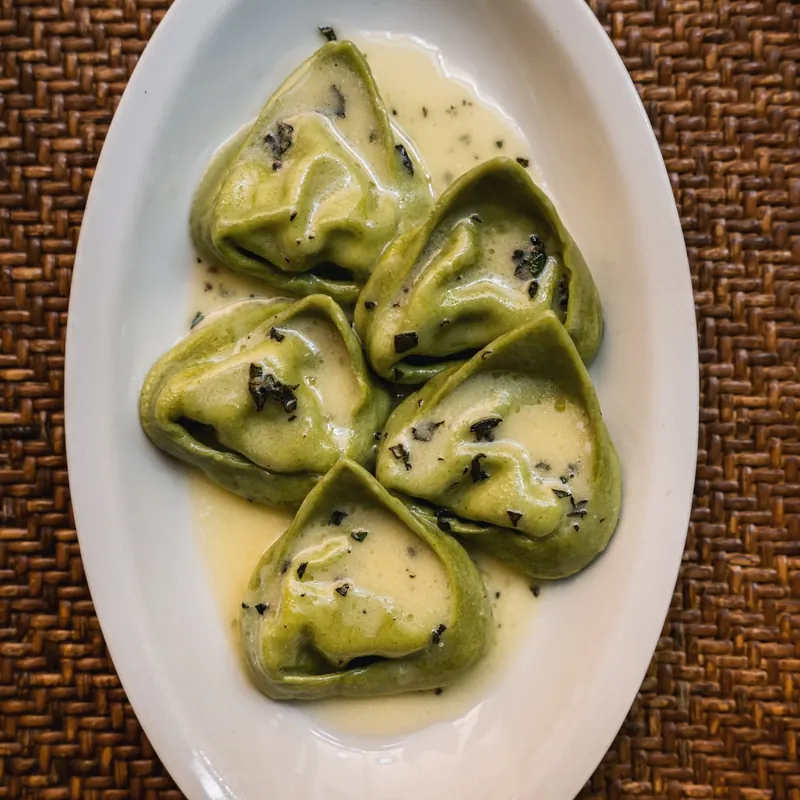 Balanzoni verdi con ricotta e mortadella al burro e salvia, Le Moline Bologna