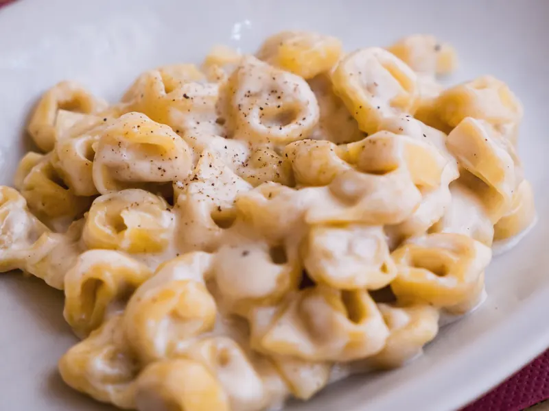 Tortellini in crema di Parmigiano di Osteria Le Moline a Bologna